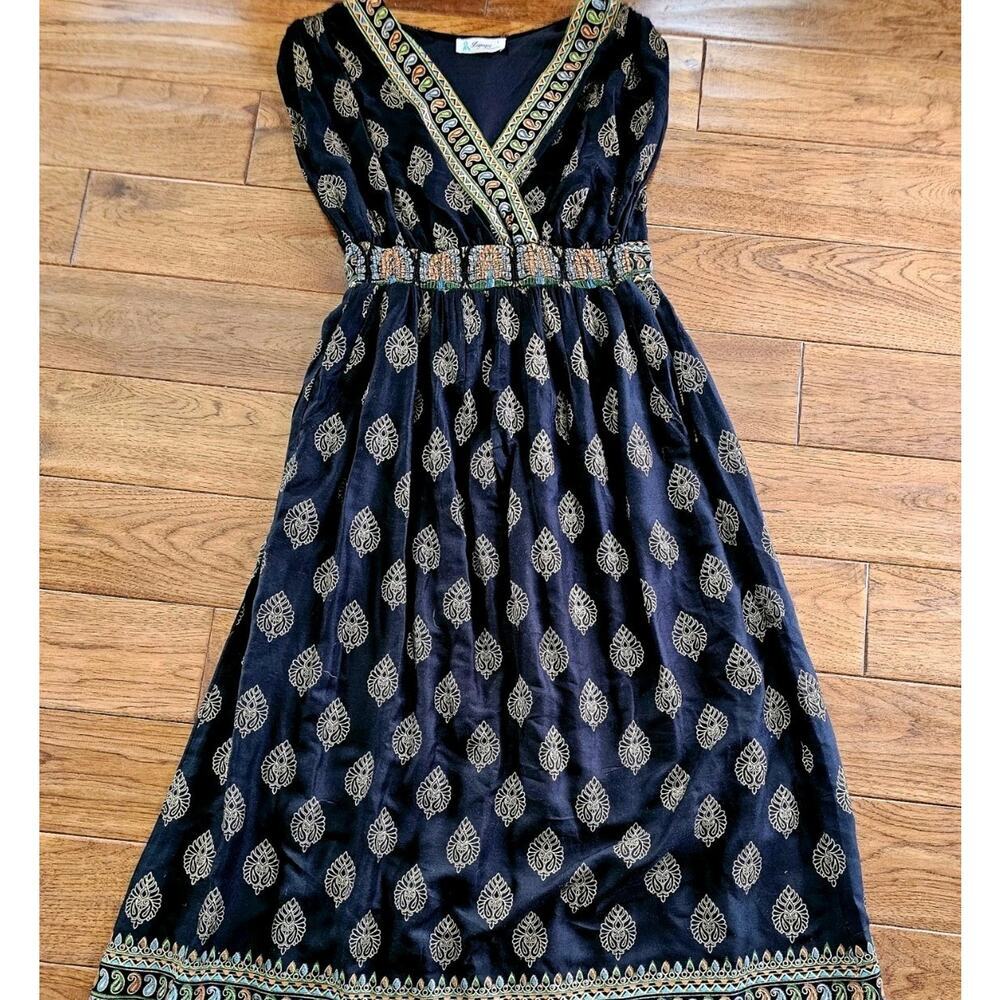 Elegant Black and Gold Maxi Dress